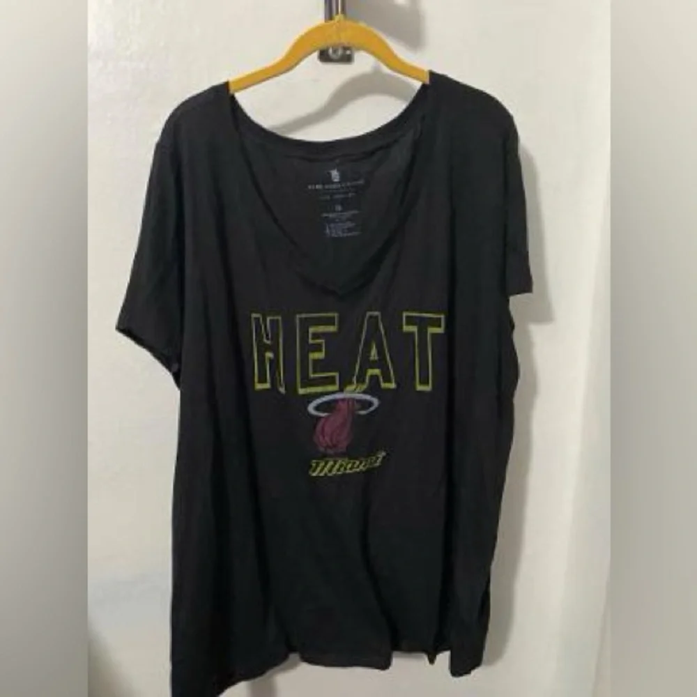 TORRID | Miami Heat Graphic Tee - Picture 1 of 2
